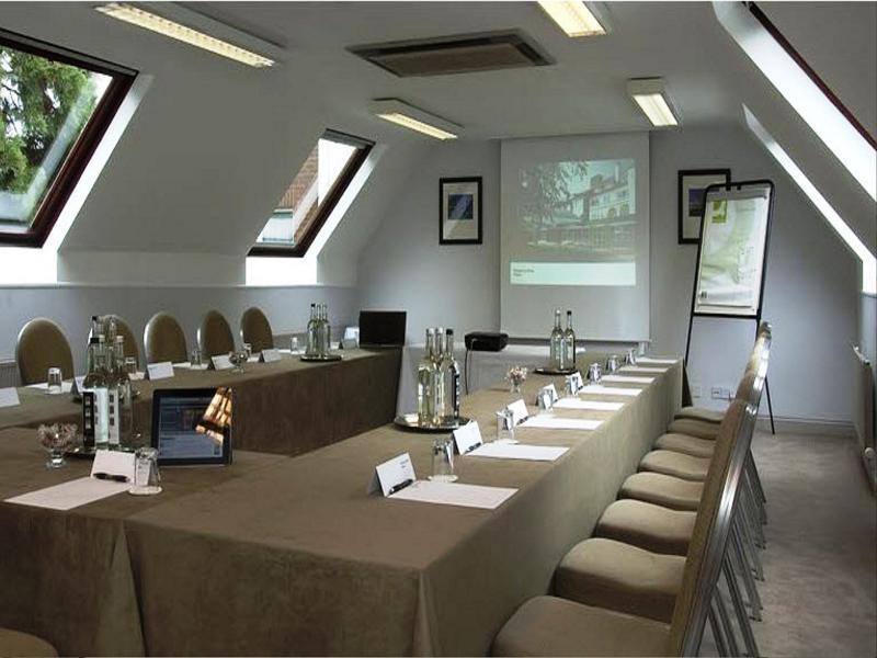 Regency Park Hotel, Health Club & Spa Thatcham Bagian luar foto