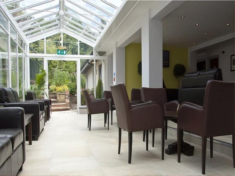 Regency Park Hotel, Health Club & Spa Thatcham Bagian luar foto