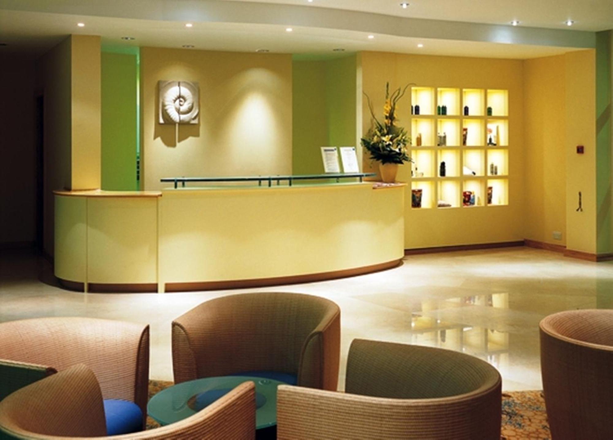 Regency Park Hotel, Health Club & Spa Thatcham Interior foto