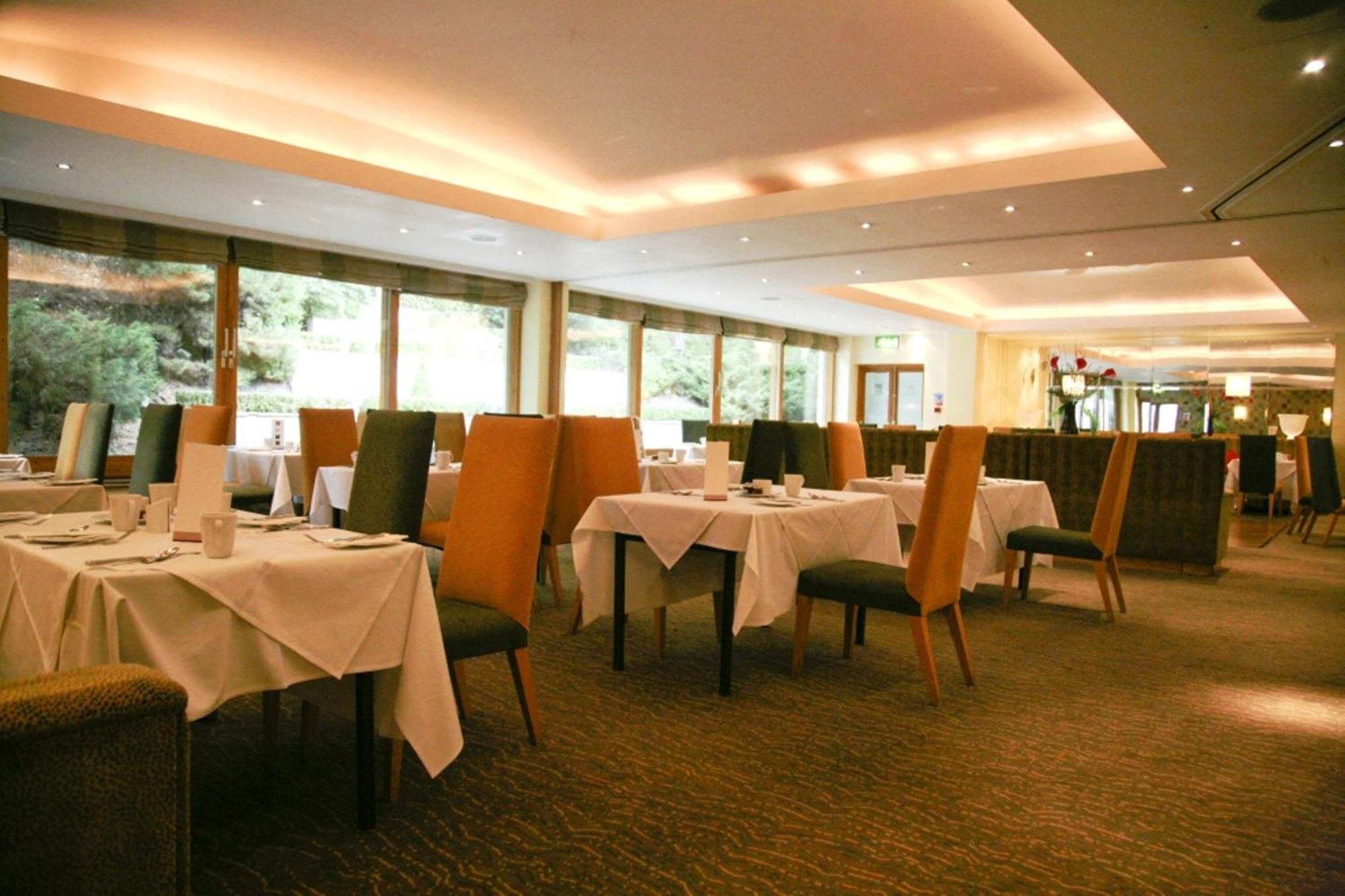 Regency Park Hotel, Health Club & Spa Thatcham Bagian luar foto