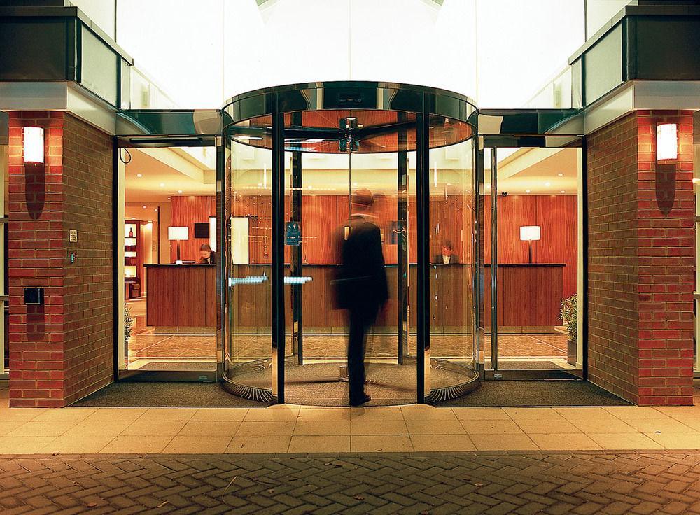 Regency Park Hotel, Health Club & Spa Thatcham Bagian luar foto