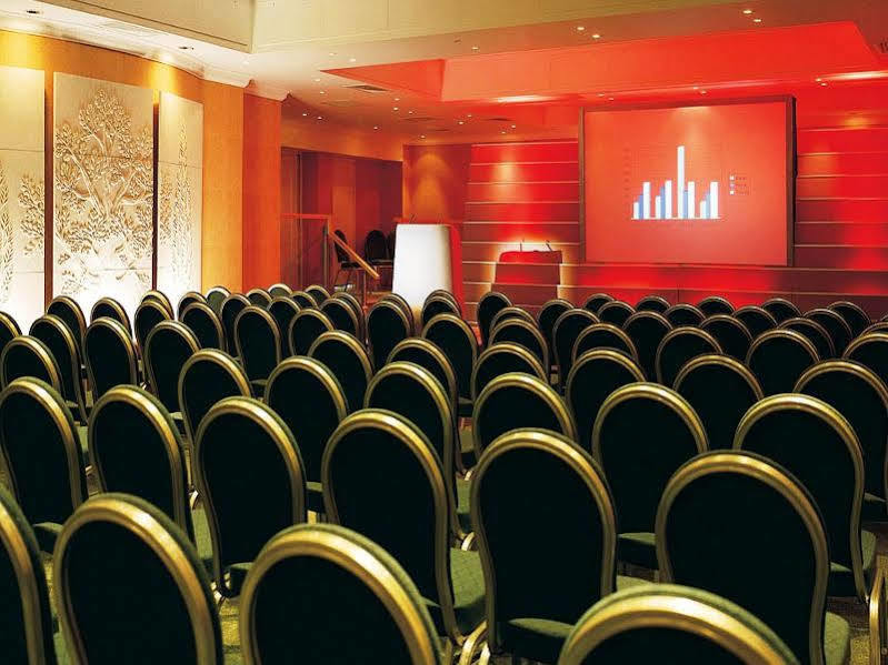 Regency Park Hotel, Health Club & Spa Thatcham Bagian luar foto