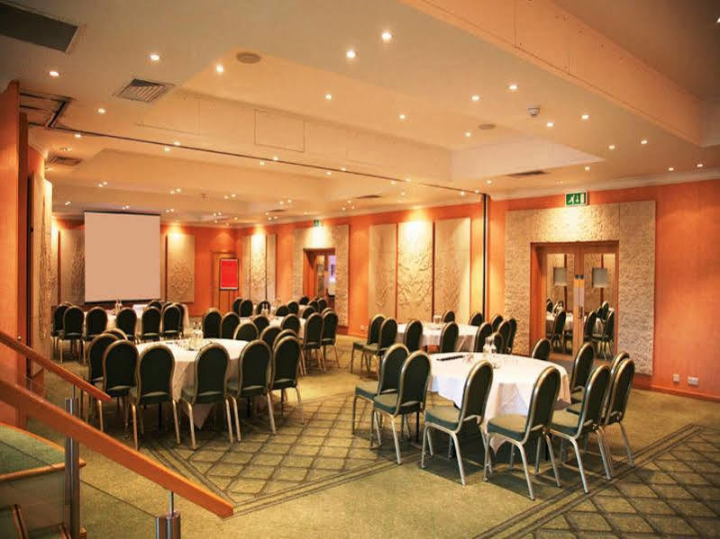 Regency Park Hotel, Health Club & Spa Thatcham Bagian luar foto