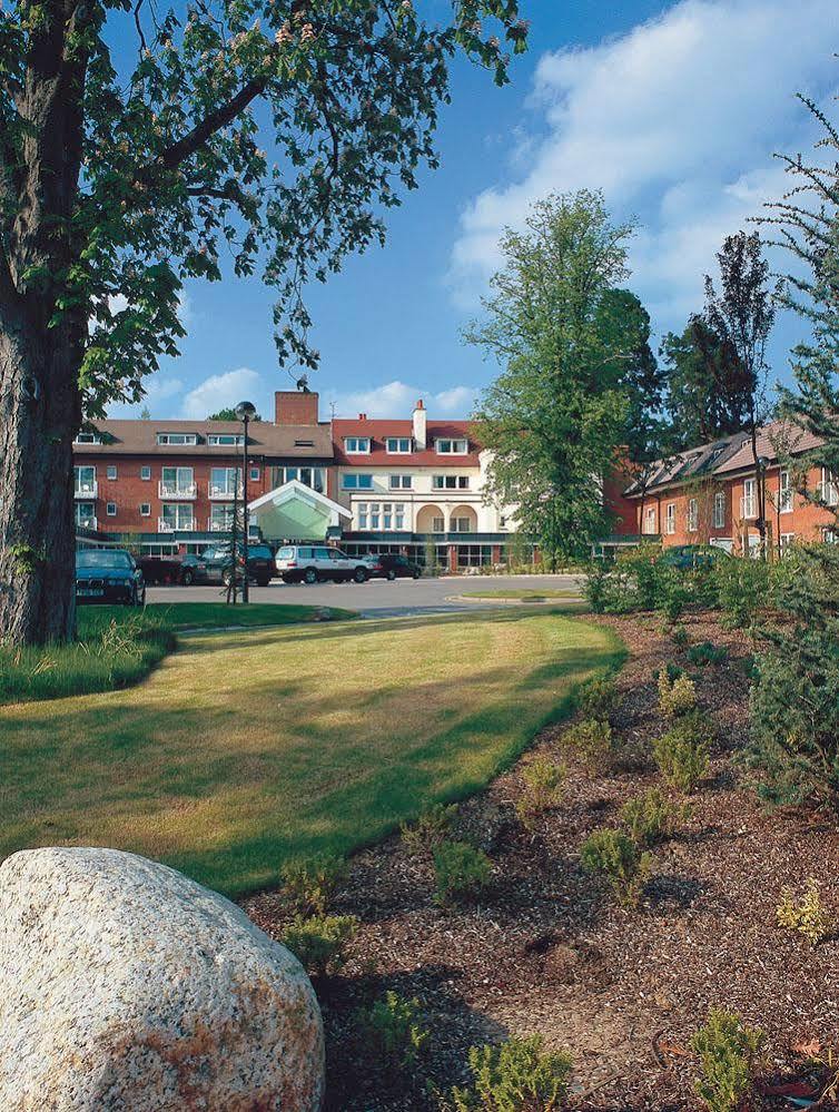 Regency Park Hotel, Health Club & Spa Thatcham Bagian luar foto