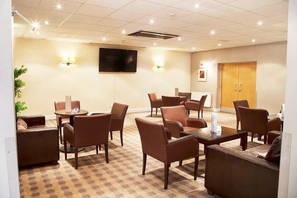 Regency Park Hotel, Health Club & Spa Thatcham Bagian luar foto