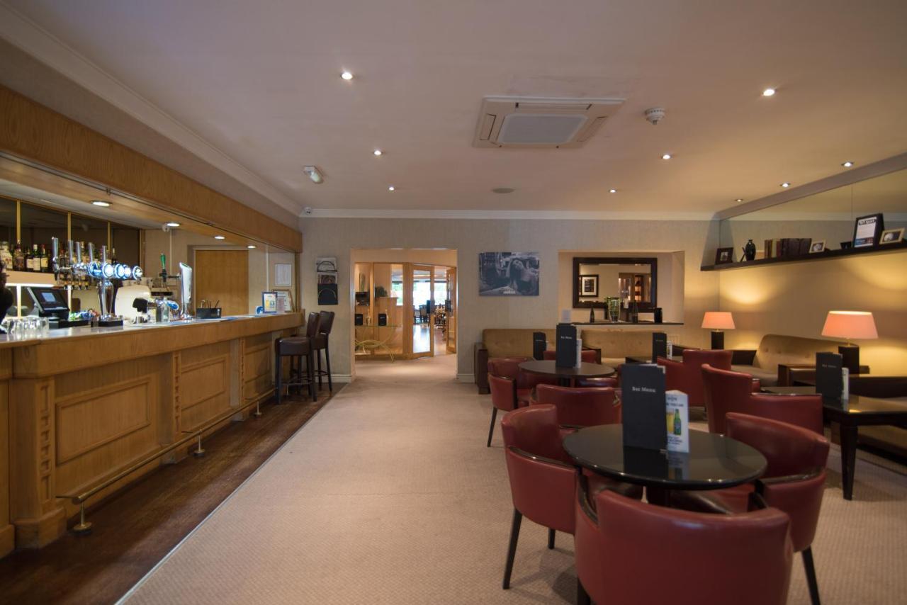 Regency Park Hotel, Health Club & Spa Thatcham Bagian luar foto