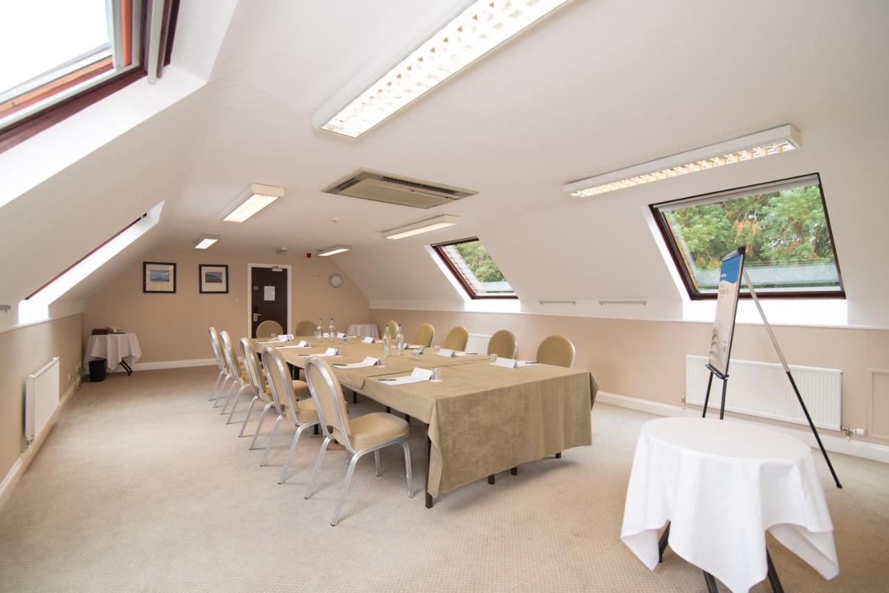 Regency Park Hotel, Health Club & Spa Thatcham Bagian luar foto